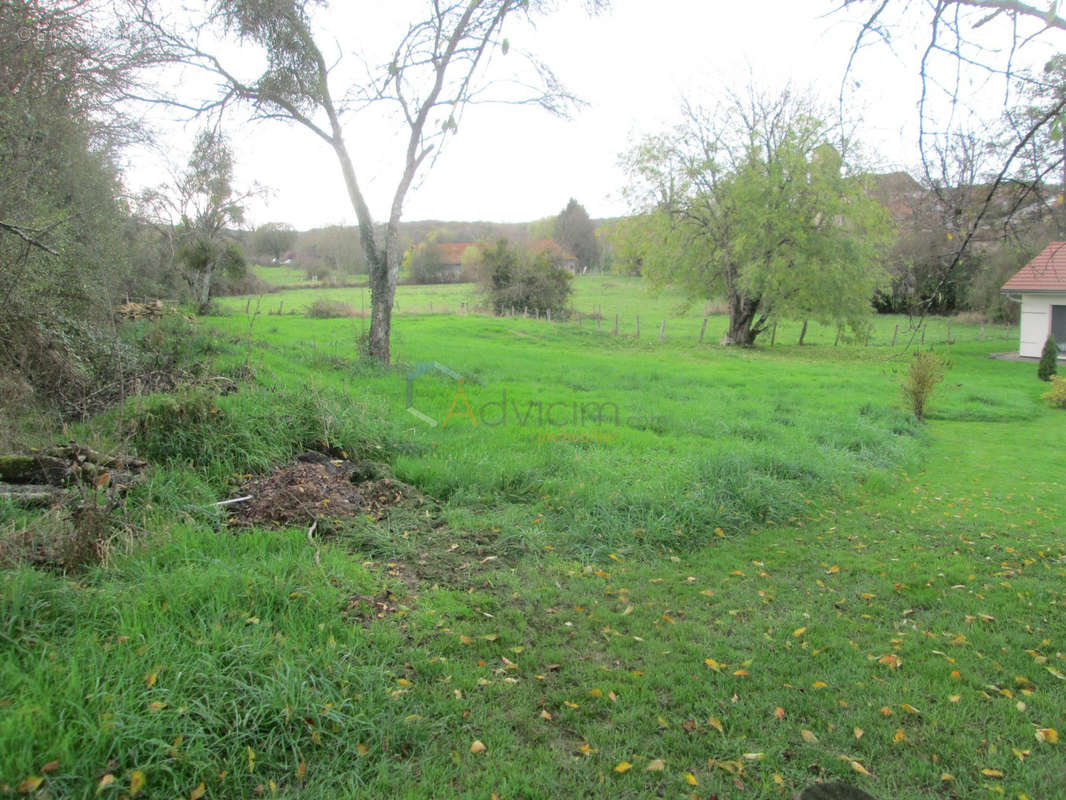 Terrain à VILLERS-LES-LUXEUIL