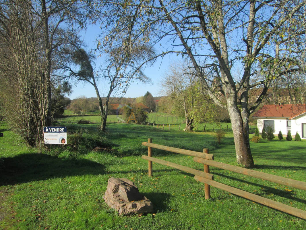 Terrain à VILLERS-LES-LUXEUIL