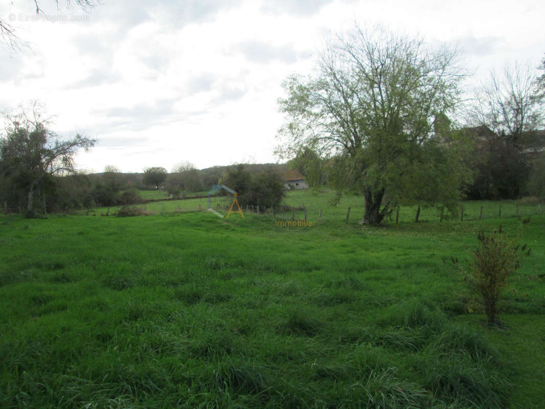 Terrain à VILLERS-LES-LUXEUIL