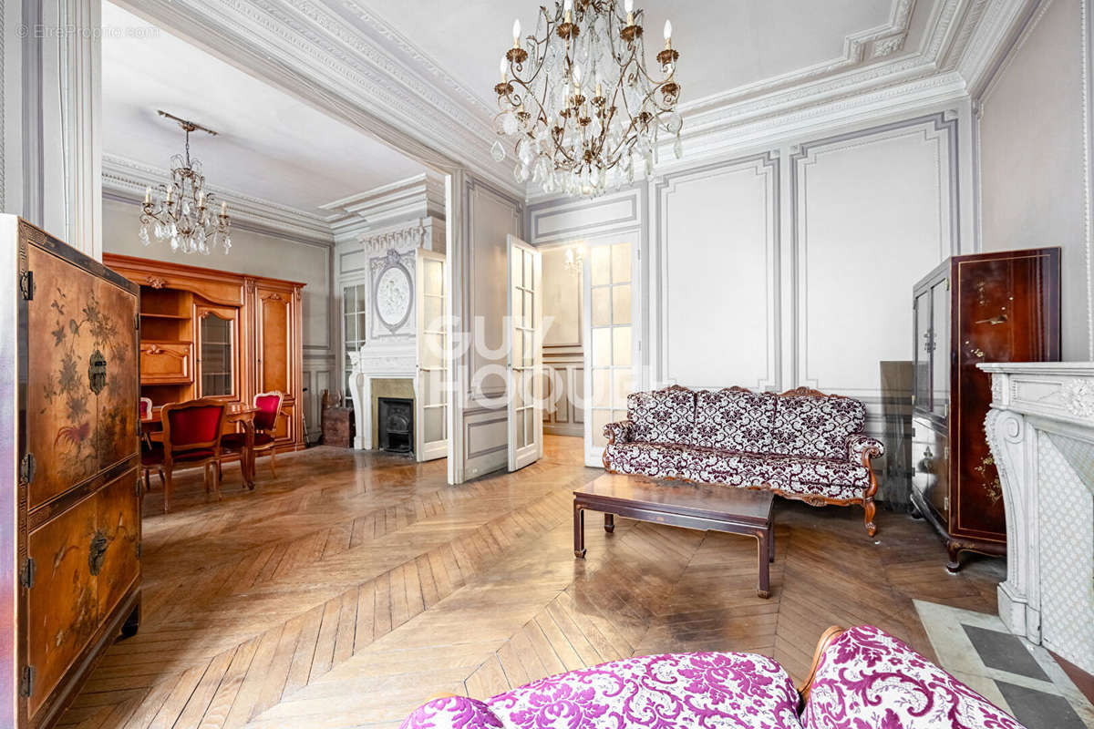 Appartement à PARIS-9E