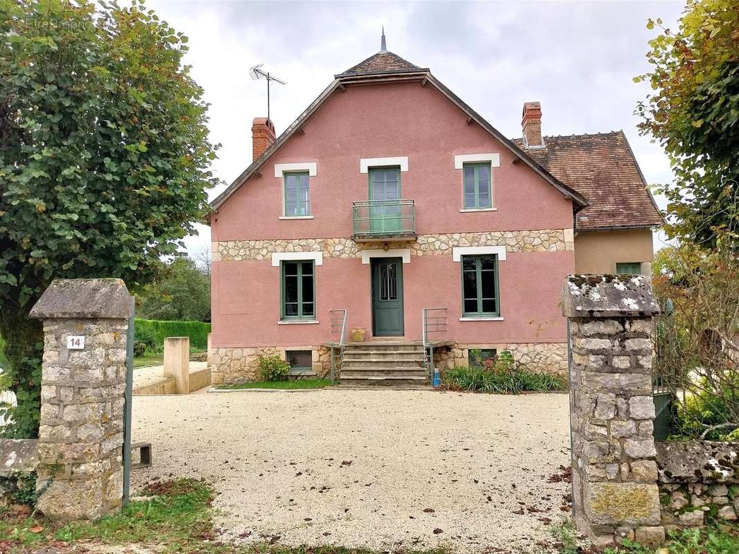 Maison à ANGLES-SUR-L&#039;ANGLIN