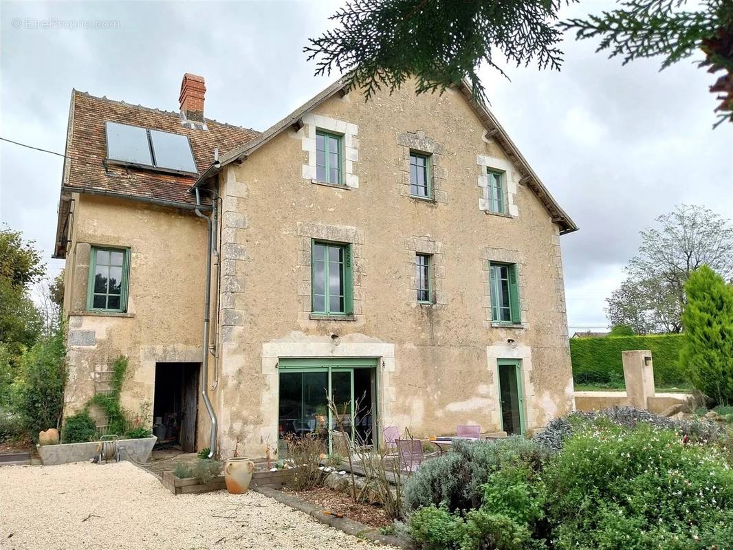 Maison à ANGLES-SUR-L&#039;ANGLIN