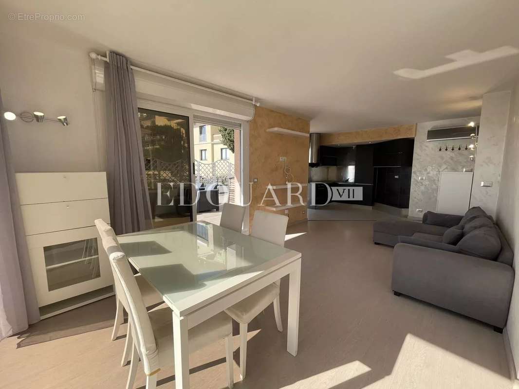 Appartement à ROQUEBRUNE-CAP-MARTIN