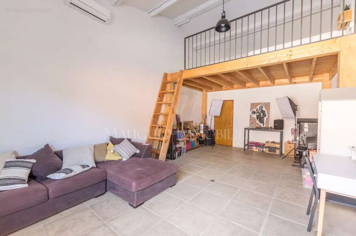 Appartement à MAUGUIO