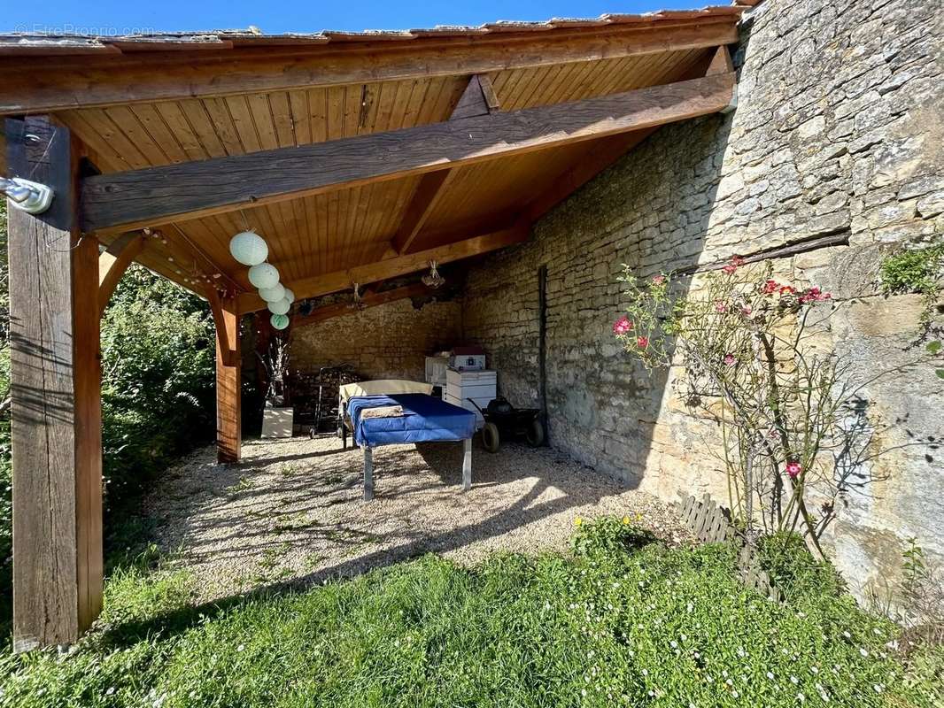 Maison à CHEF-BOUTONNE