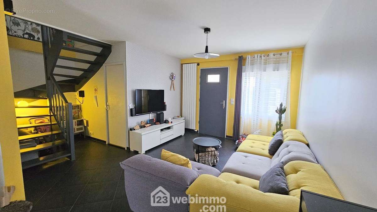 Un séjour lumineux de 28 m².. - Maison à MILLY-LA-FORET