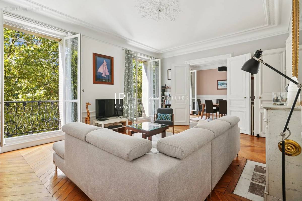 Appartement à NEUILLY-SUR-SEINE