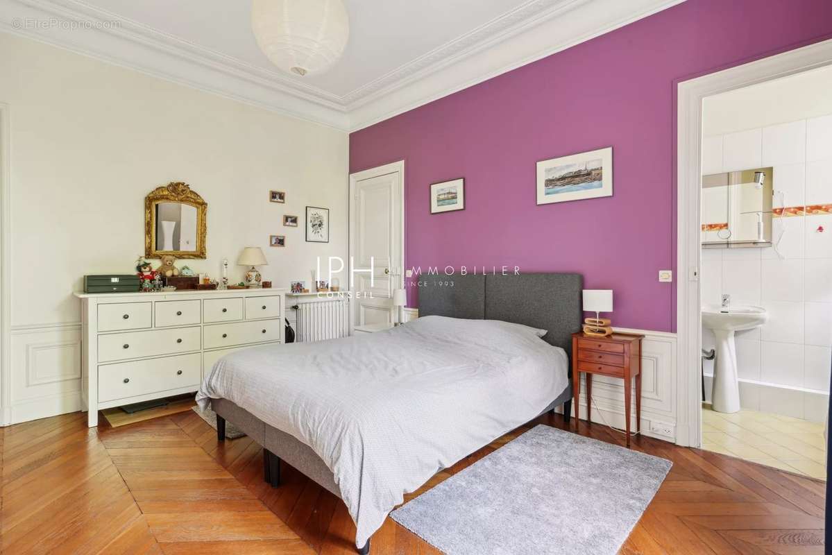 Appartement à NEUILLY-SUR-SEINE