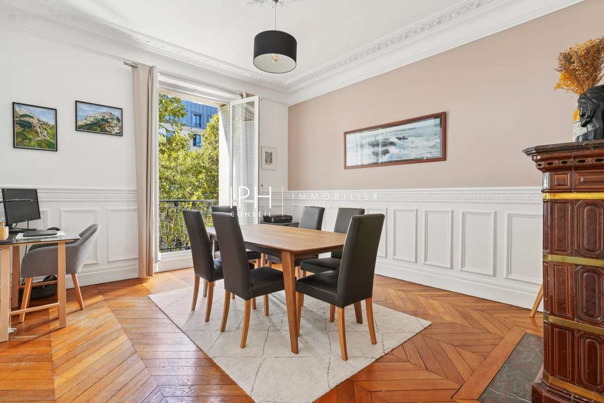 Appartement à NEUILLY-SUR-SEINE