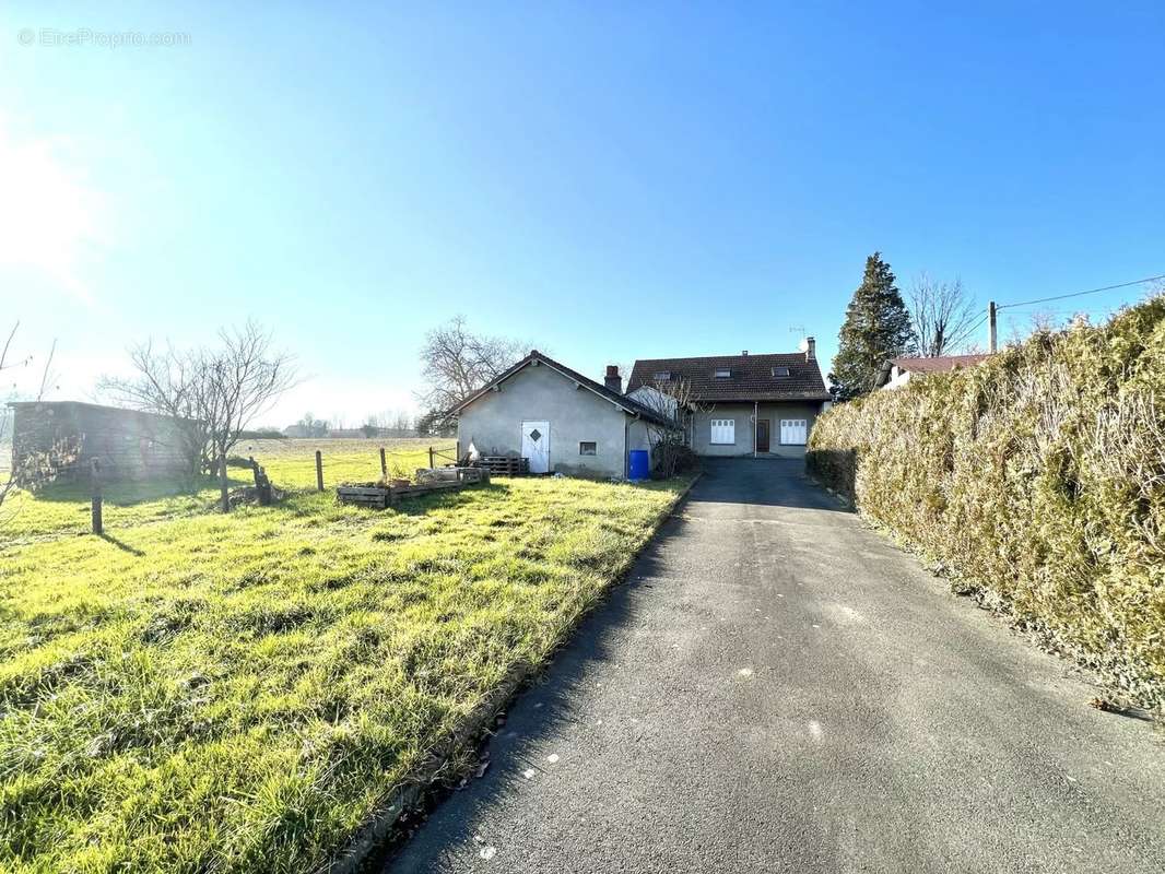 Maison à LONS-LE-SAUNIER