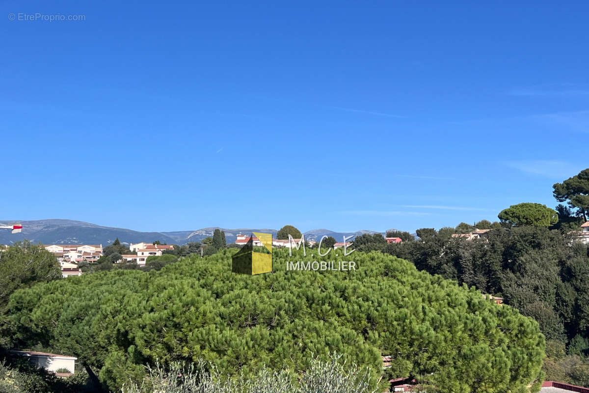 Appartement à VILLENEUVE-LOUBET