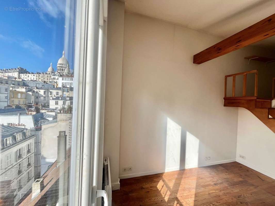 Appartement à PARIS-18E