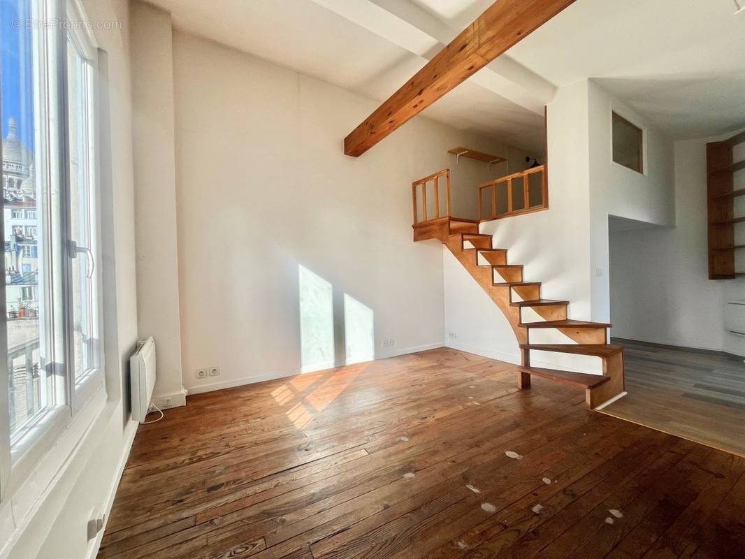 Appartement à PARIS-18E