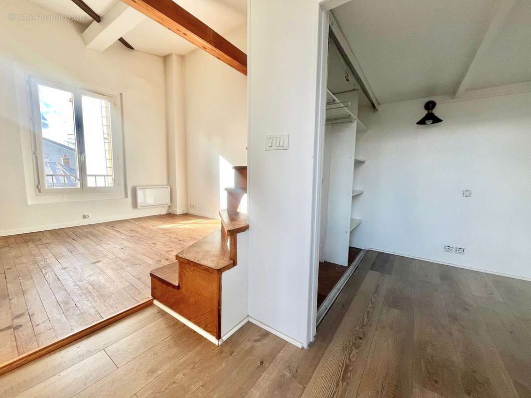 Appartement à PARIS-18E