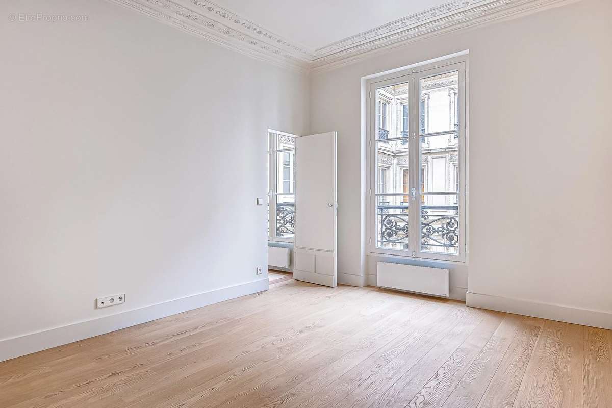 Appartement à PARIS-10E