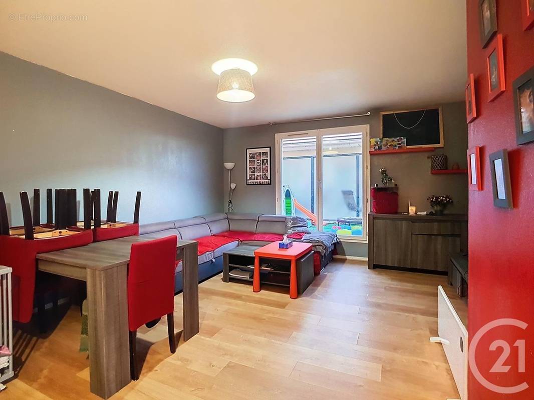 Appartement à MOISSY-CRAMAYEL