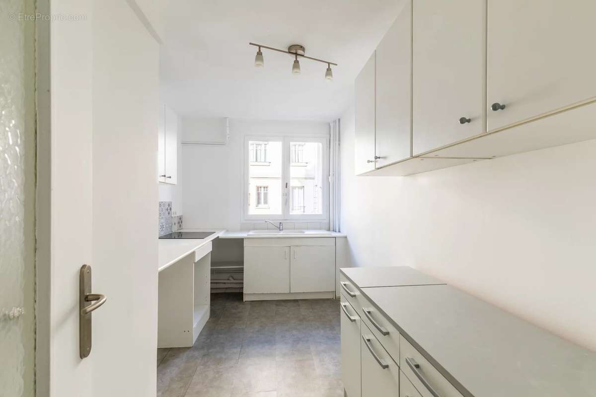 Appartement à LEVALLOIS-PERRET