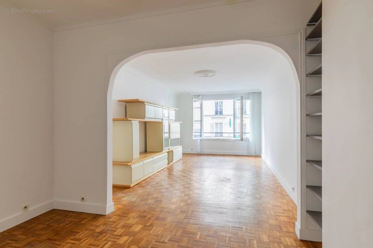 Appartement à LEVALLOIS-PERRET