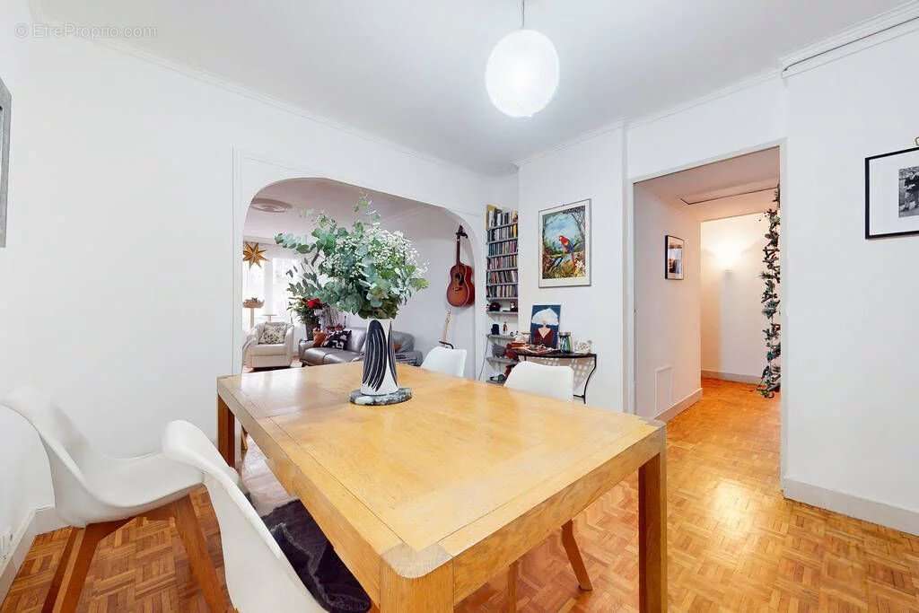 Appartement à LEVALLOIS-PERRET