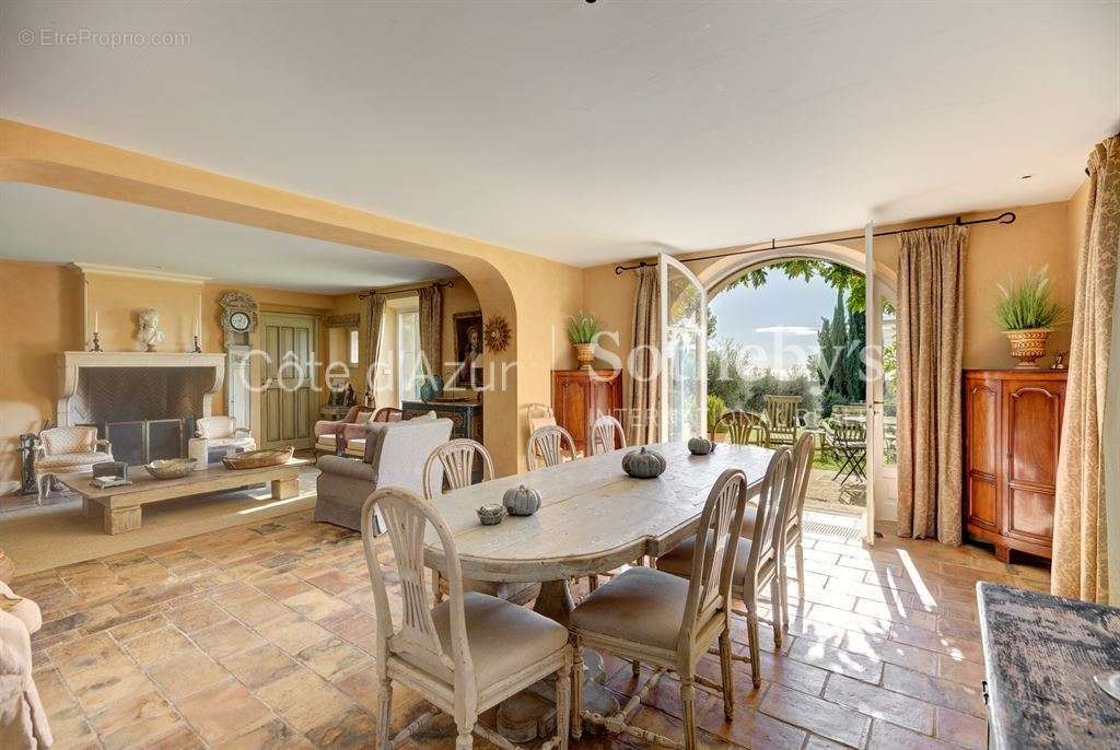 Maison à MOUGINS