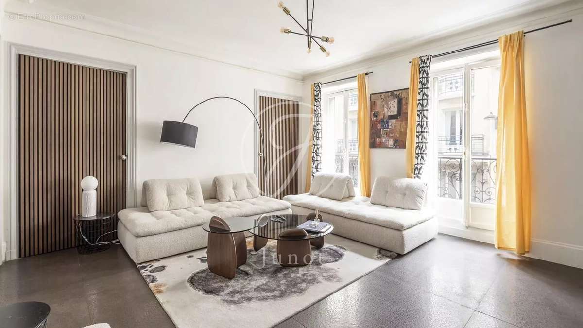 Appartement à PARIS-8E