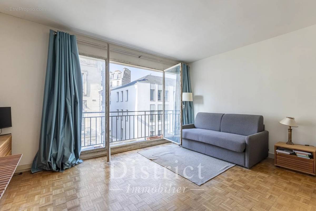 Appartement à PARIS-7E