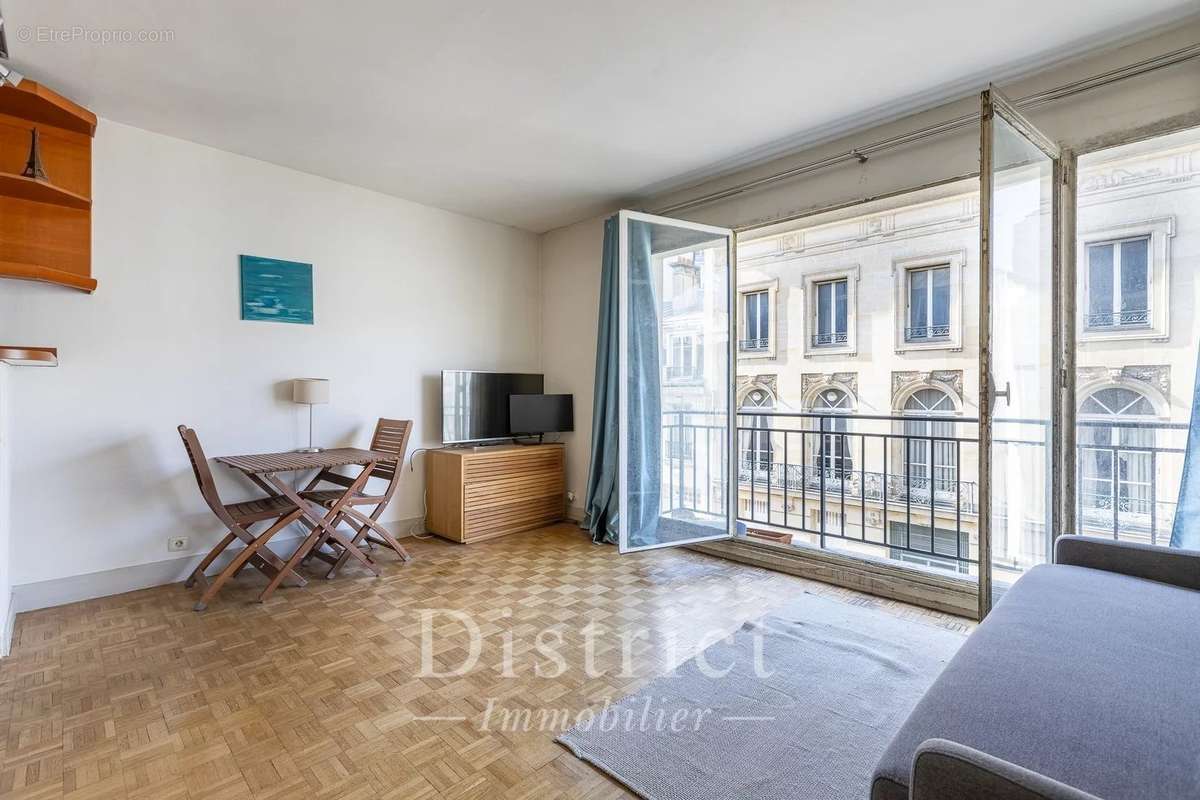 Appartement à PARIS-7E