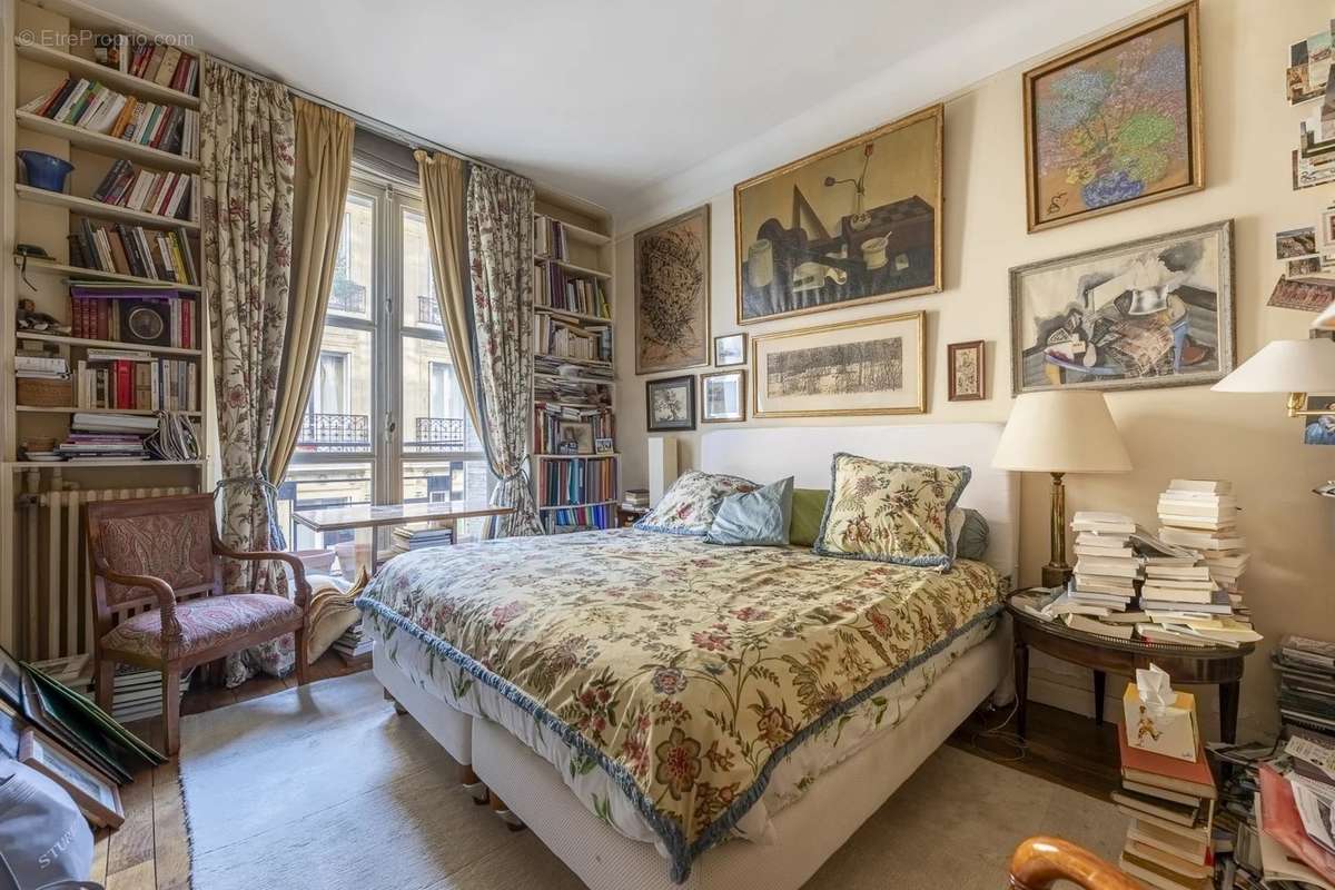 Appartement à PARIS-16E