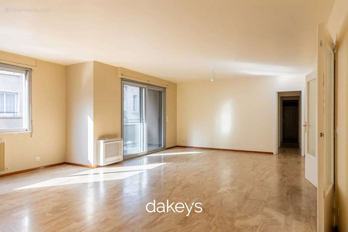 Appartement à MARSEILLE-8E