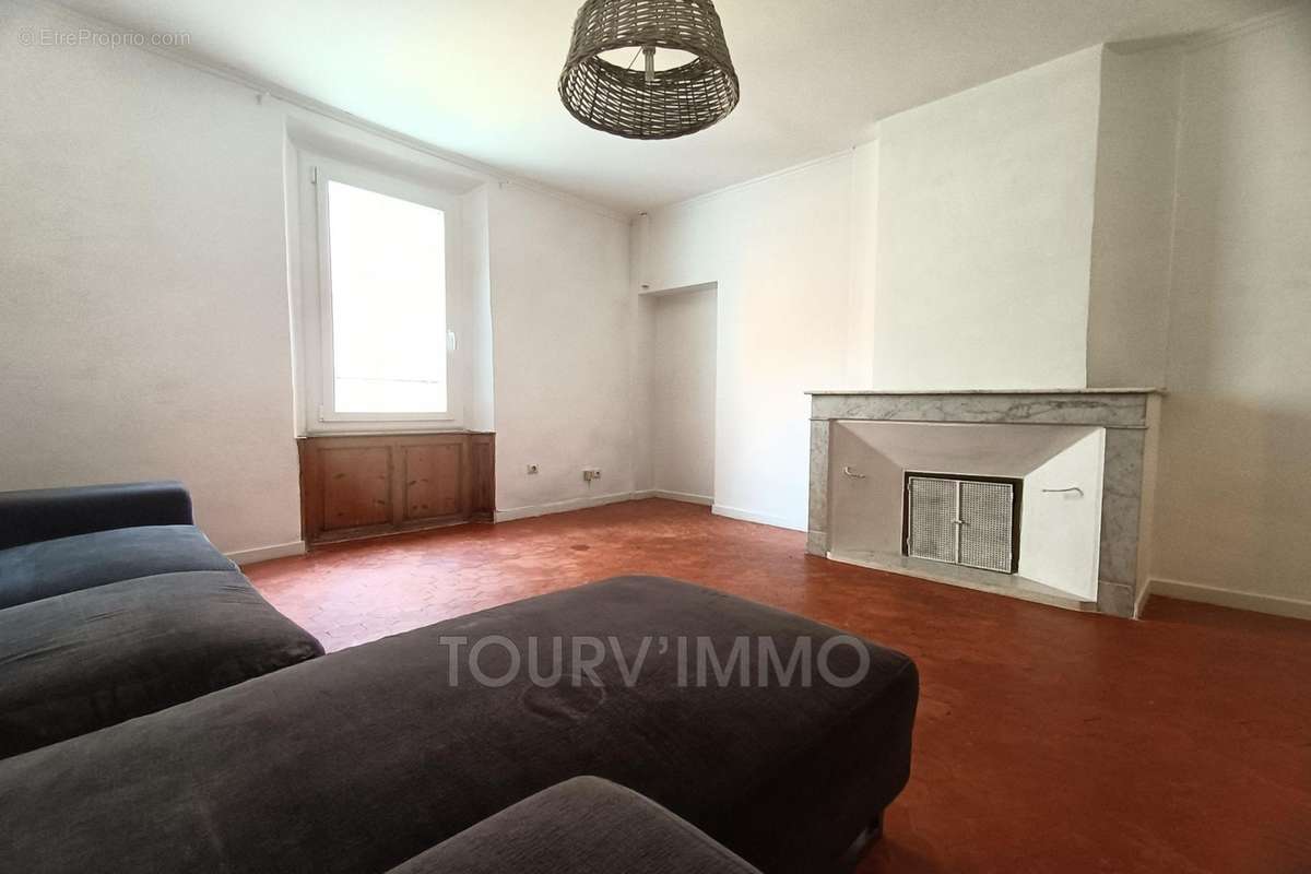 Appartement à TOURVES