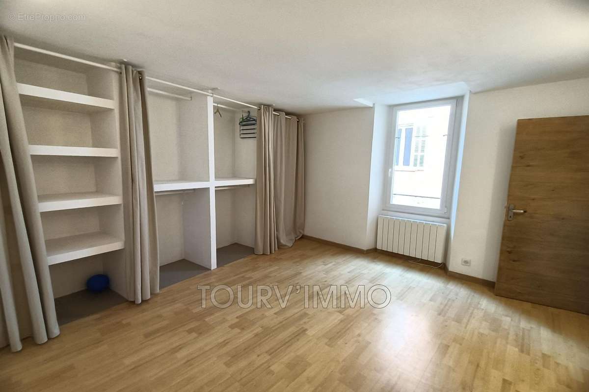 Appartement à TOURVES