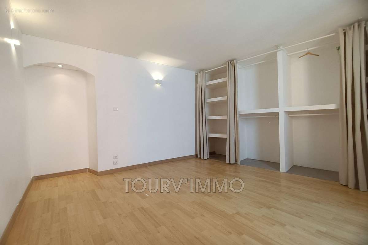 Appartement à TOURVES