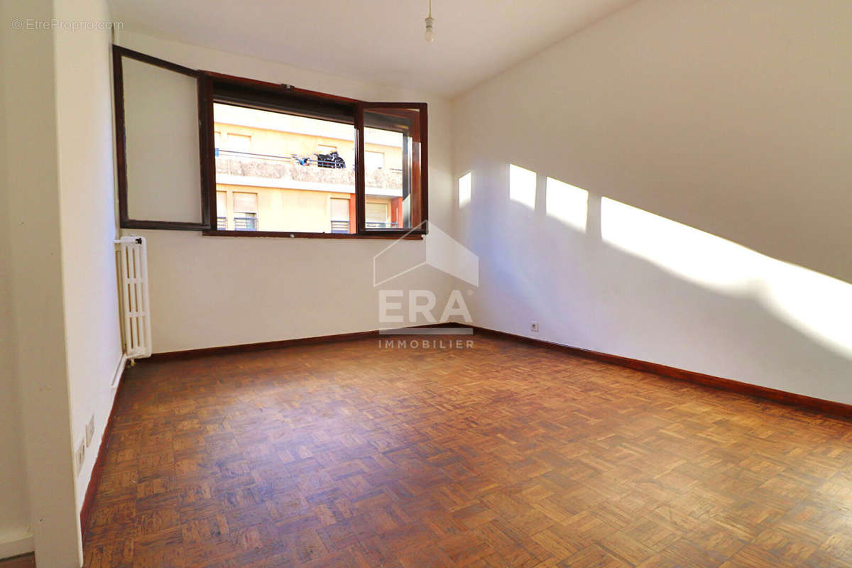 Appartement à MARSEILLE-10E