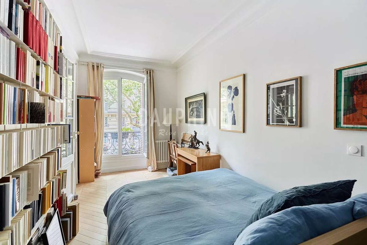 Appartement à PARIS-7E