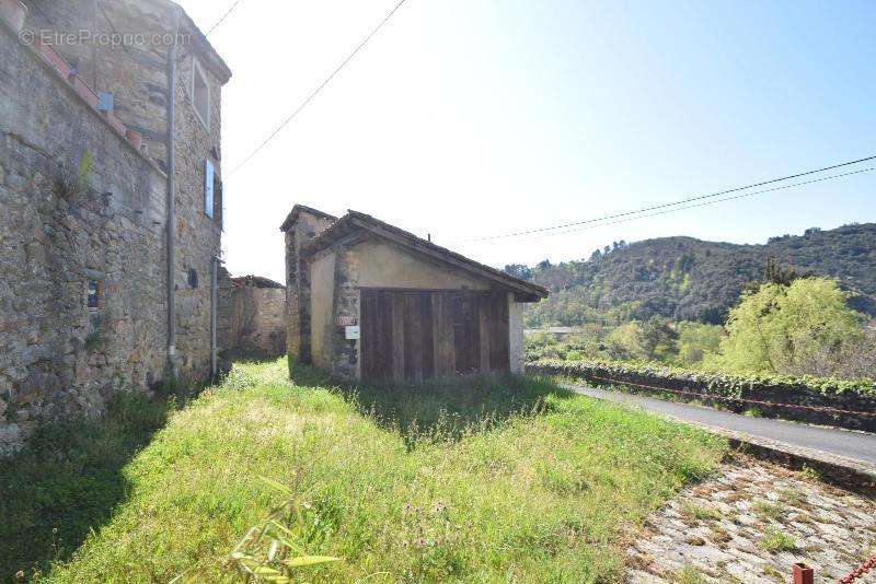   - Maison à PONT-DE-LABEAUME