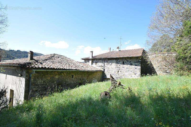   - Maison à PONT-DE-LABEAUME