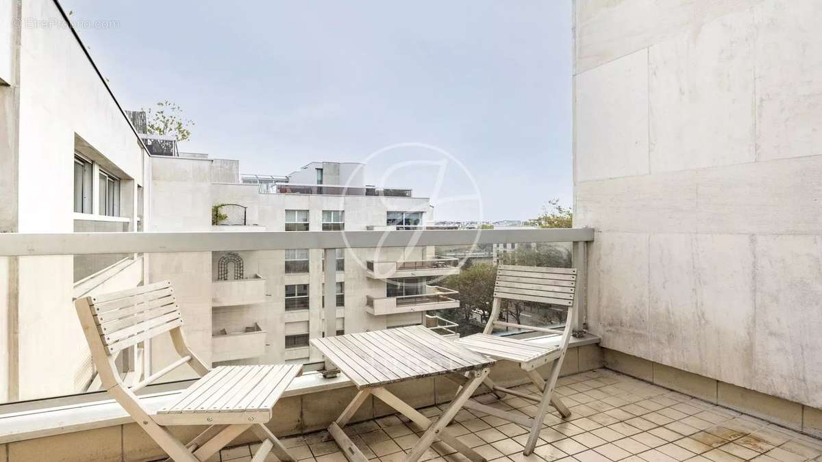 Appartement à NEUILLY-SUR-SEINE