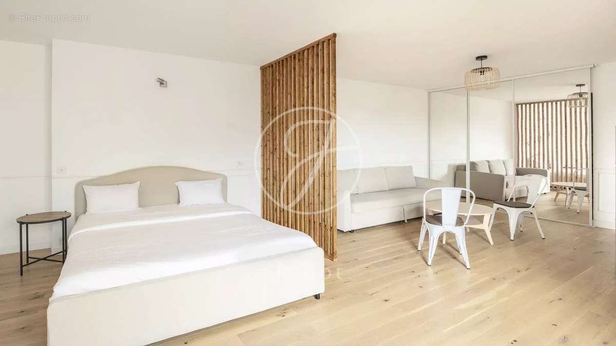 Appartement à NEUILLY-SUR-SEINE