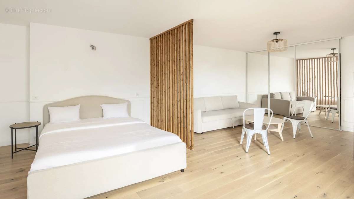 Appartement à NEUILLY-SUR-SEINE