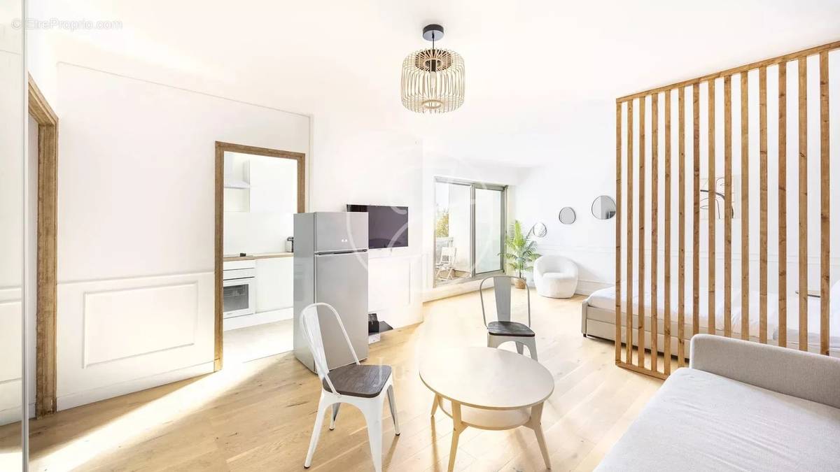 Appartement à NEUILLY-SUR-SEINE