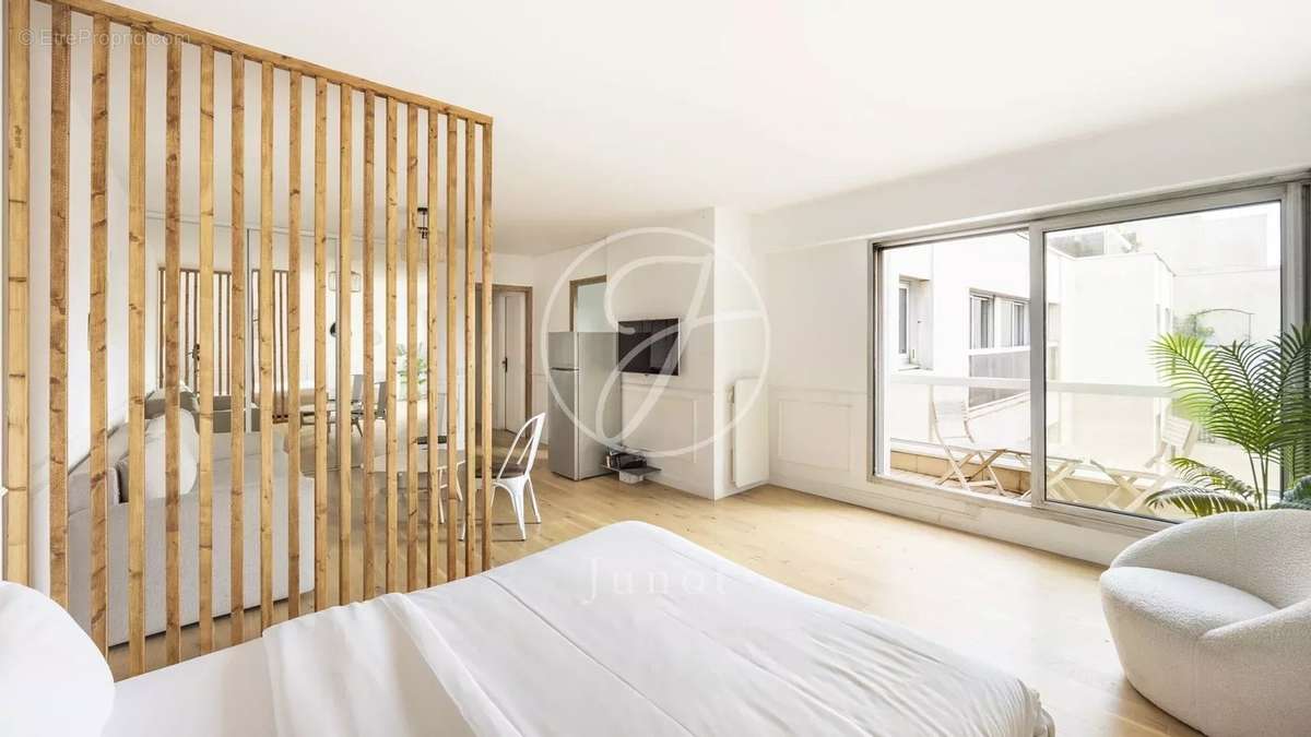 Appartement à NEUILLY-SUR-SEINE