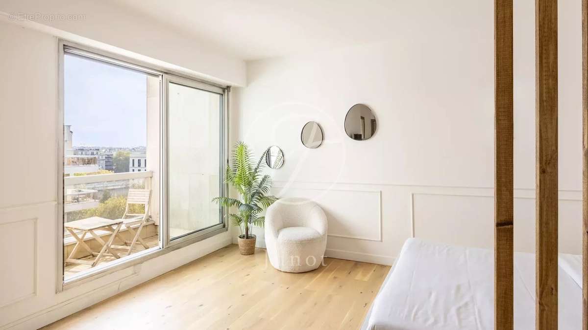 Appartement à NEUILLY-SUR-SEINE