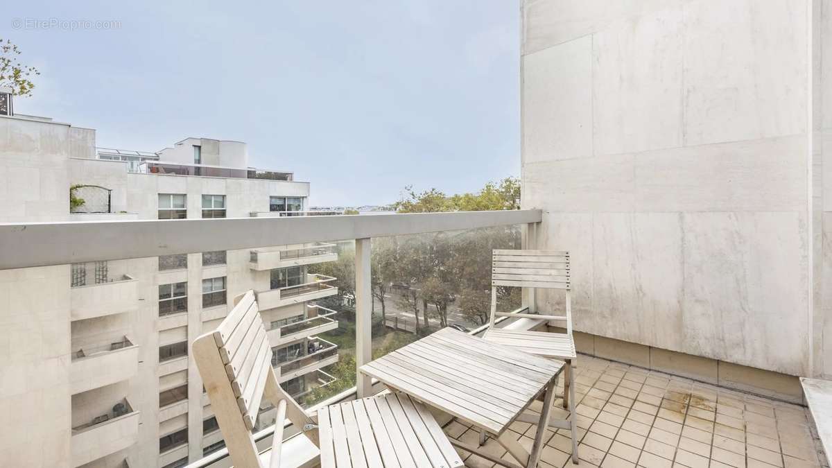 Appartement à NEUILLY-SUR-SEINE