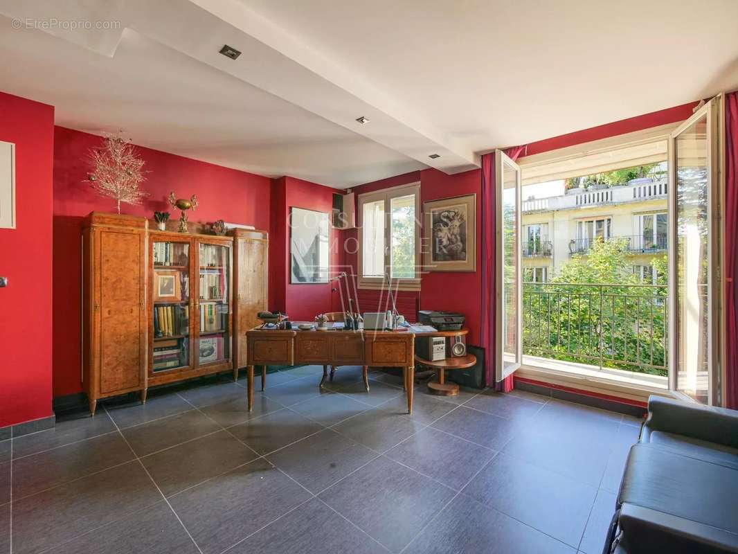 Appartement à NEUILLY-SUR-SEINE