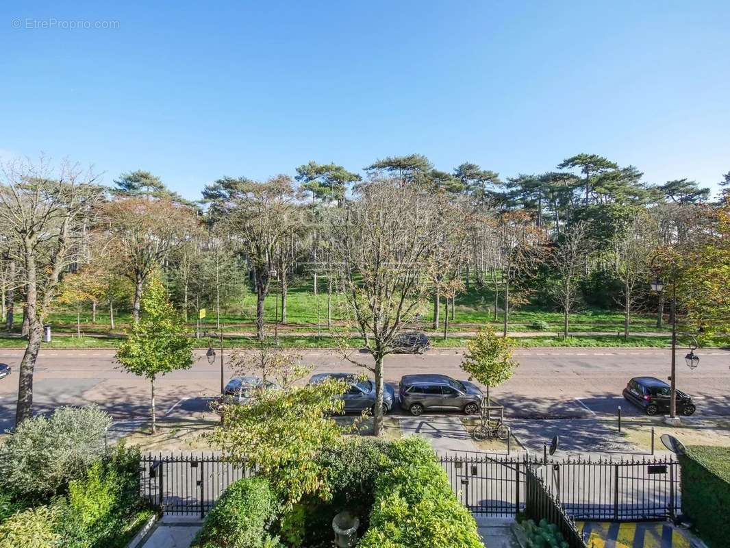 Appartement à NEUILLY-SUR-SEINE