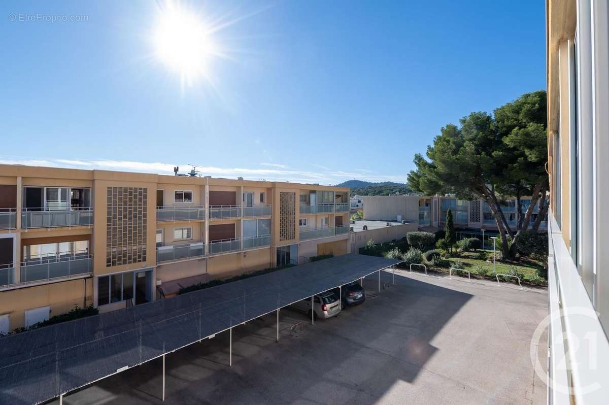 Appartement à BORMES-LES-MIMOSAS