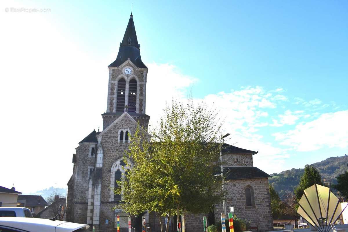 Appartement à LIVINHAC-LE-HAUT