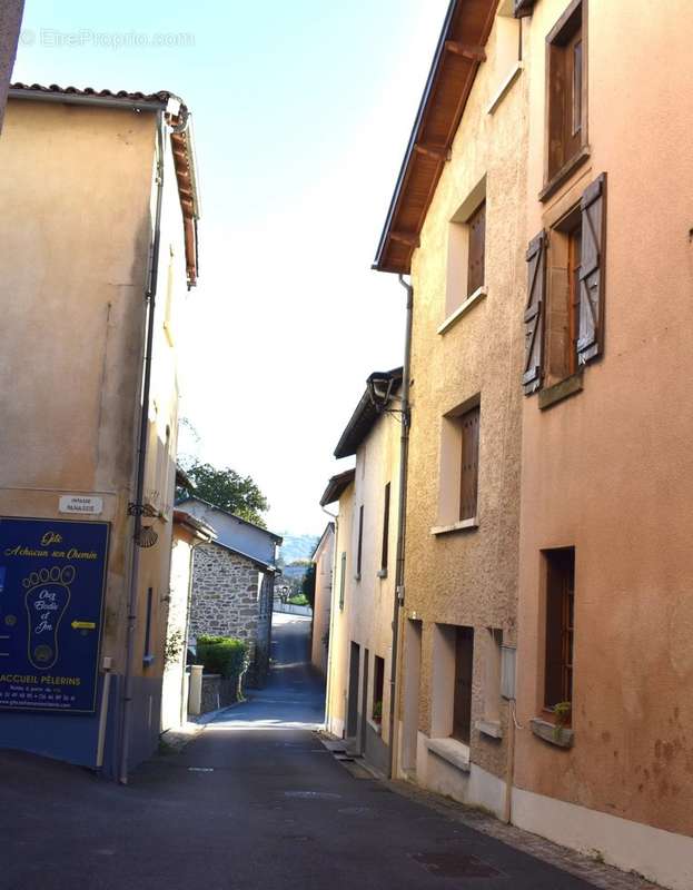 Appartement à LIVINHAC-LE-HAUT