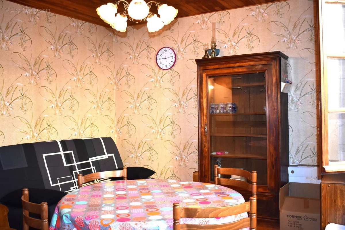 Appartement à LIVINHAC-LE-HAUT