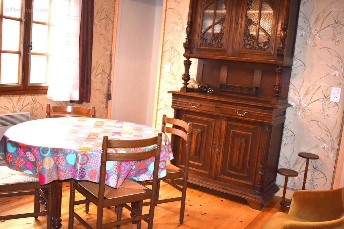 Appartement à LIVINHAC-LE-HAUT